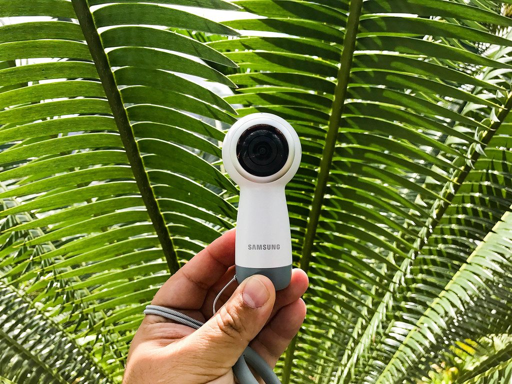 新型Gear 360の開封レビュー、スマホ接続方法のまとめ | Spacely